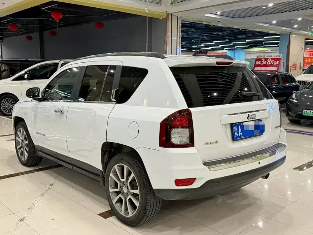 Jeep Compass (Import) — миниатюра 9