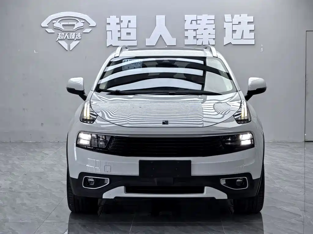 Lynk & Co 01 2017 2.0T Pro