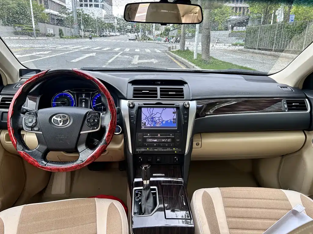 Toyota Camry — миниатюра 9