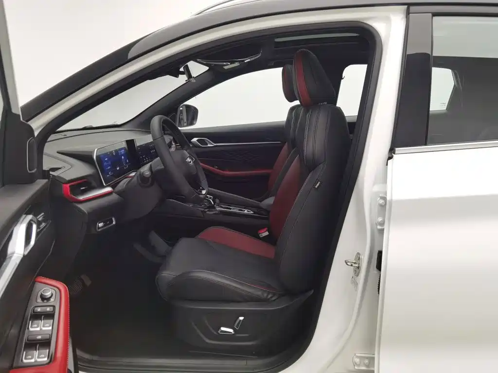 Geely Binyue — миниатюра 10