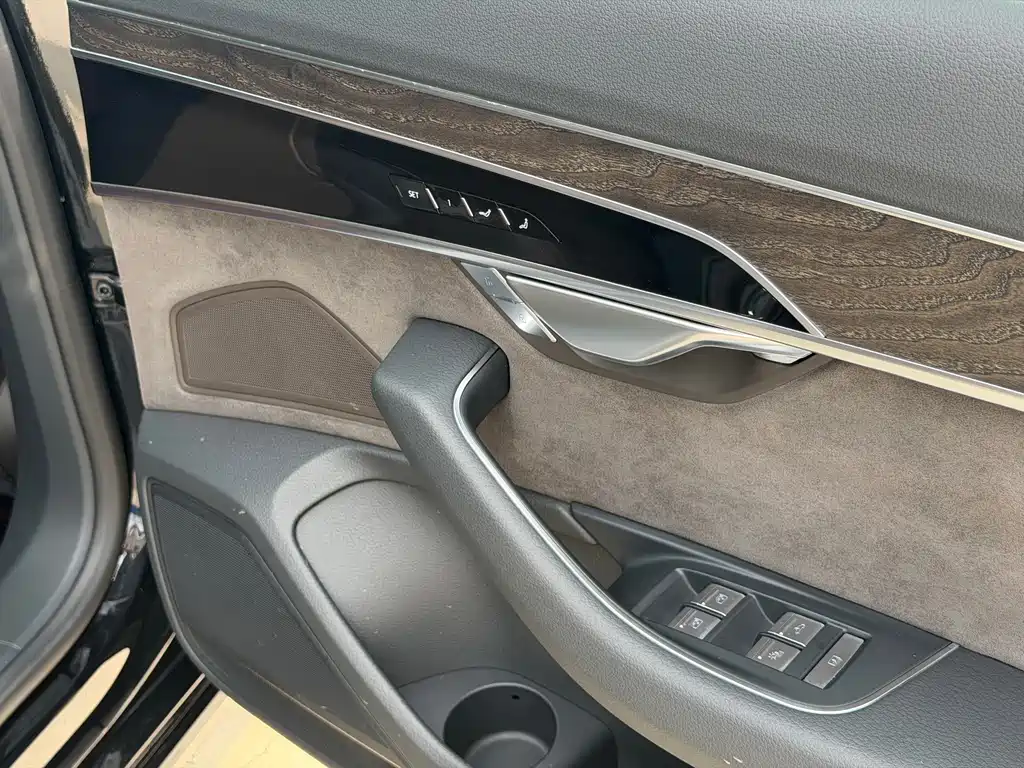 Audi A8 — миниатюра 14