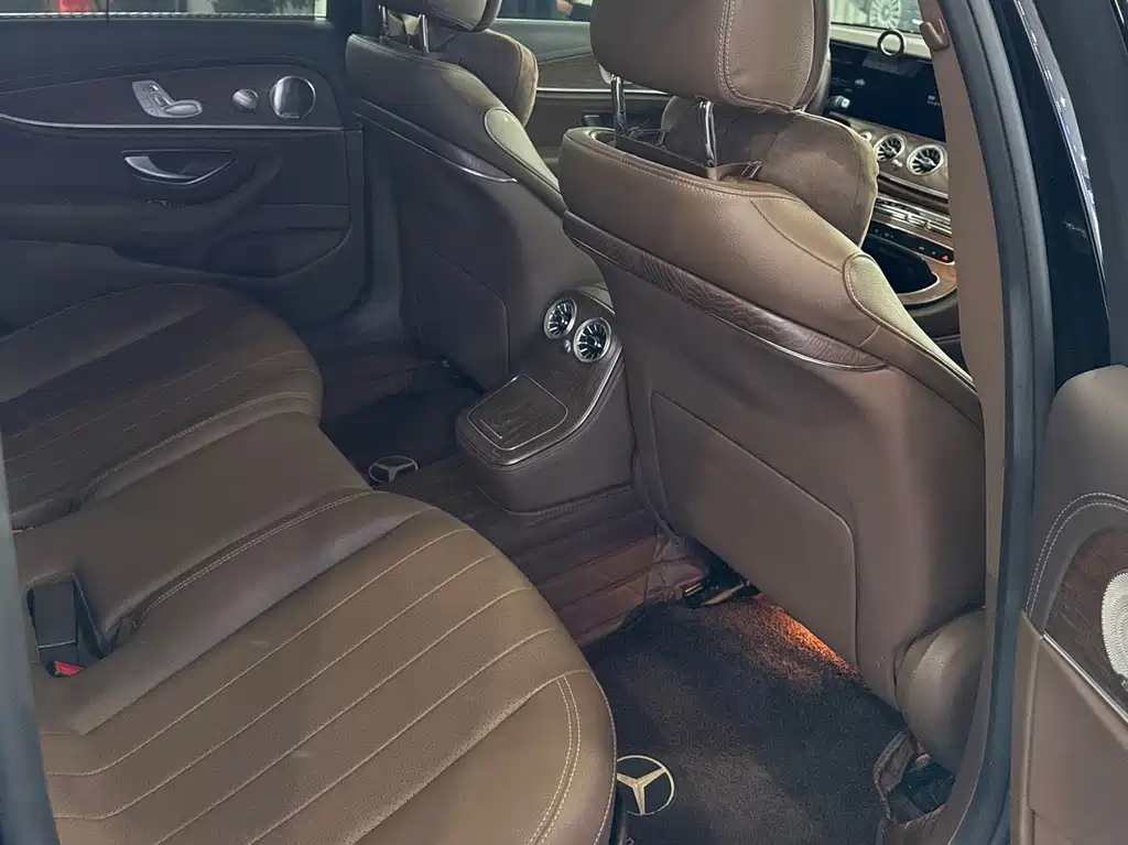 Mercedes-Benz E-Class — миниатюра 19