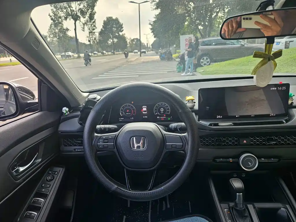 Honda Accord — миниатюра 8