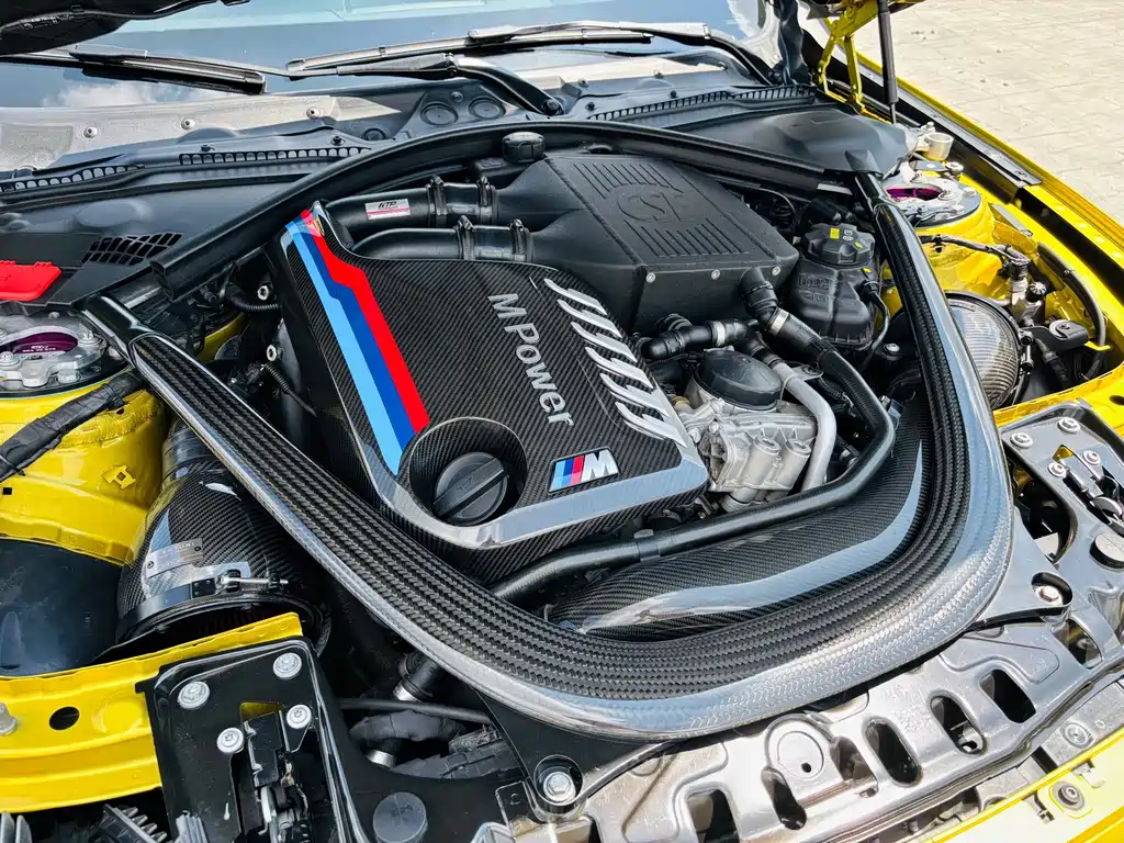 BMW M4 — миниатюра 12