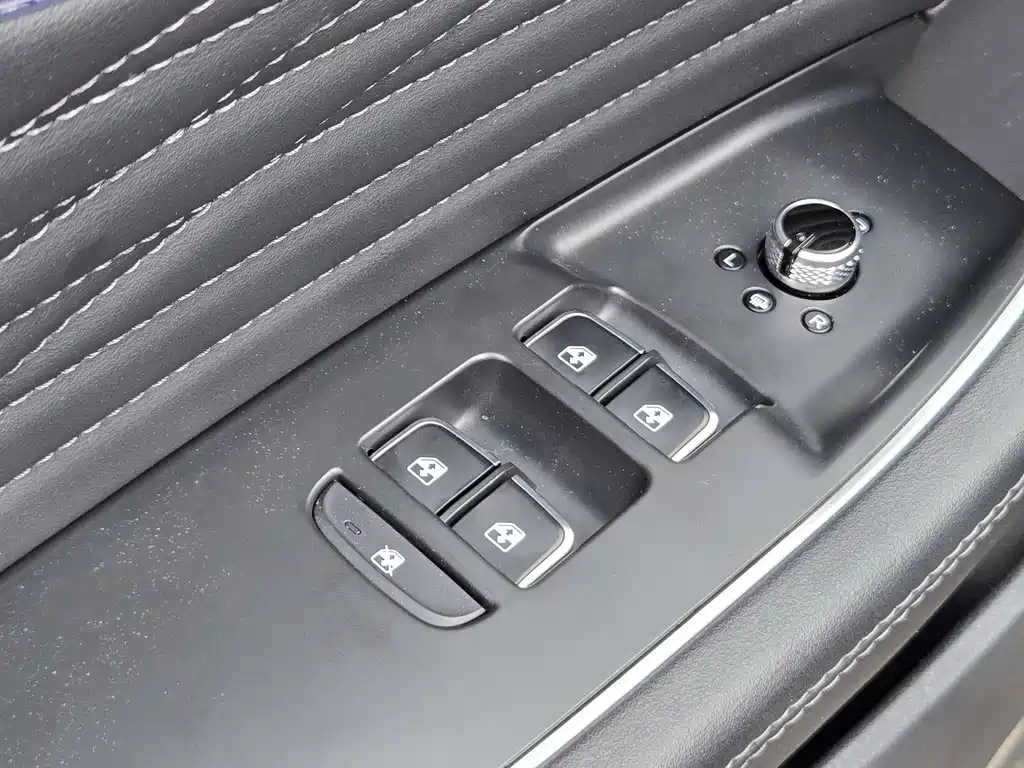 Hongqi Hongqi HS5 — миниатюра 9