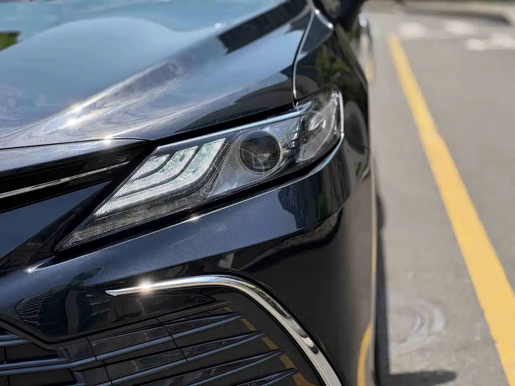 Toyota Camry — миниатюра 4