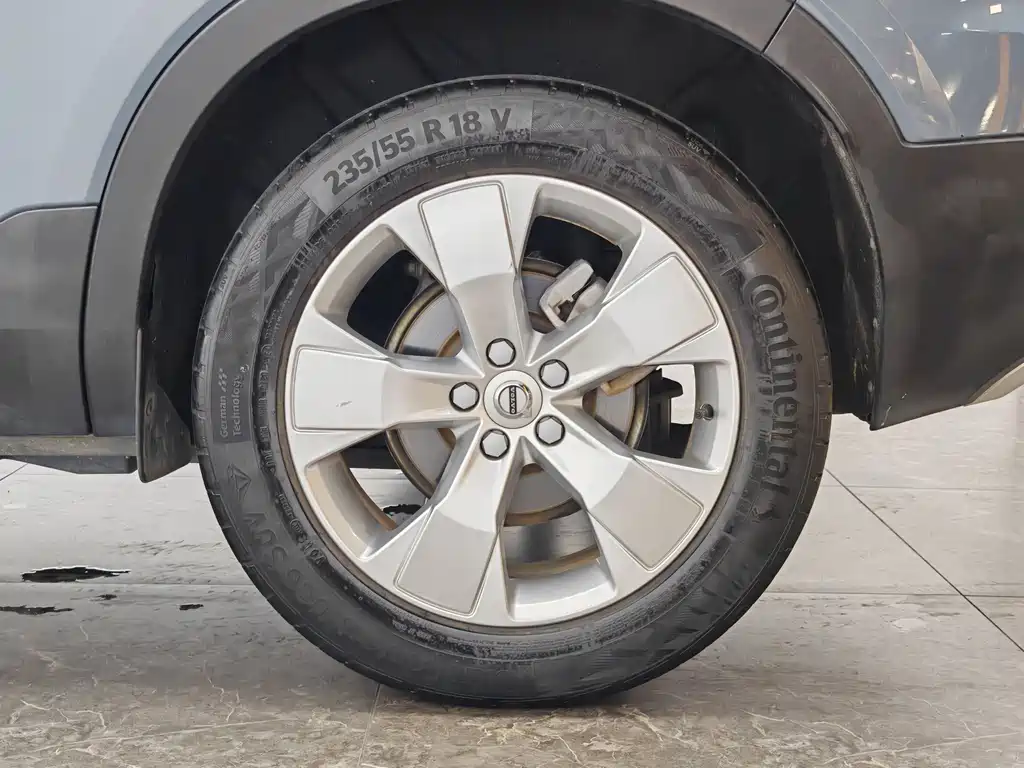 Volvo XC40 — миниатюра 9