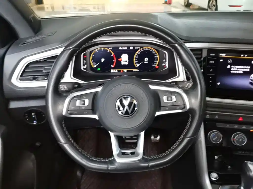 Volkswagen T-Roc — миниатюра 11