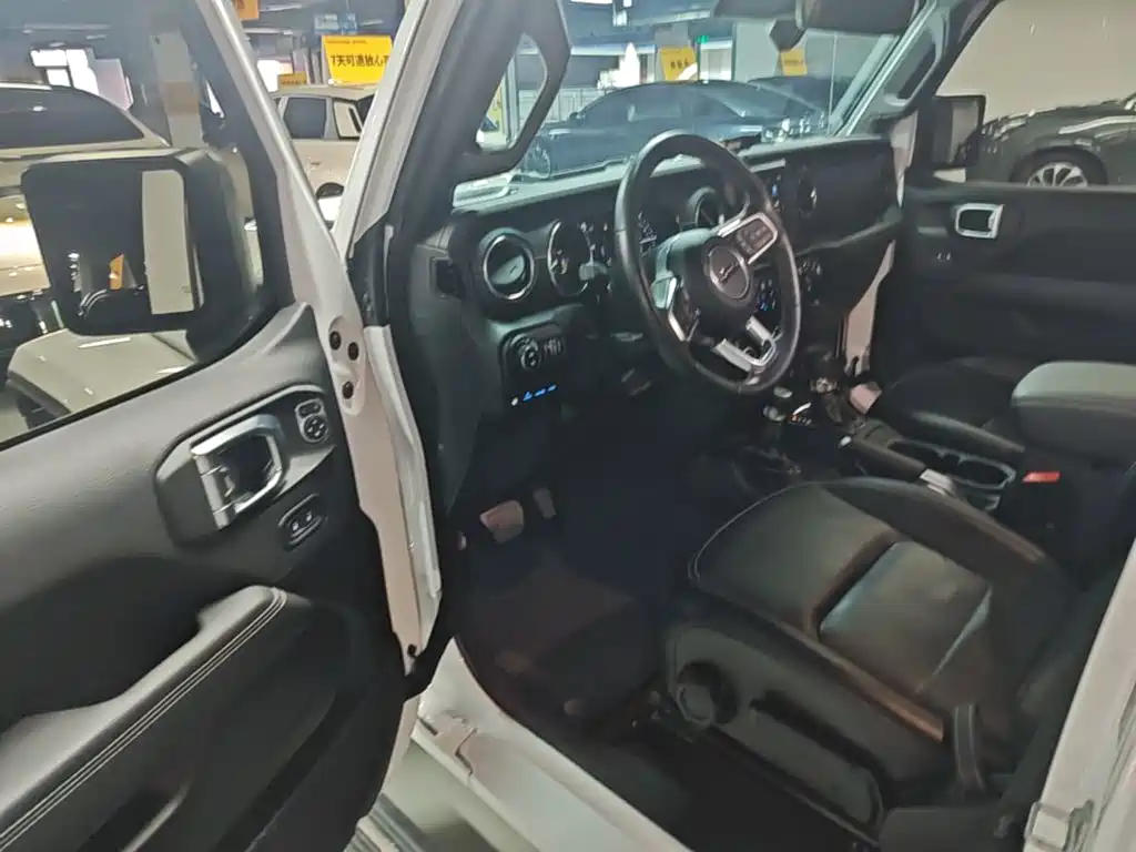 Jeep Wrangler PHEV — миниатюра 16