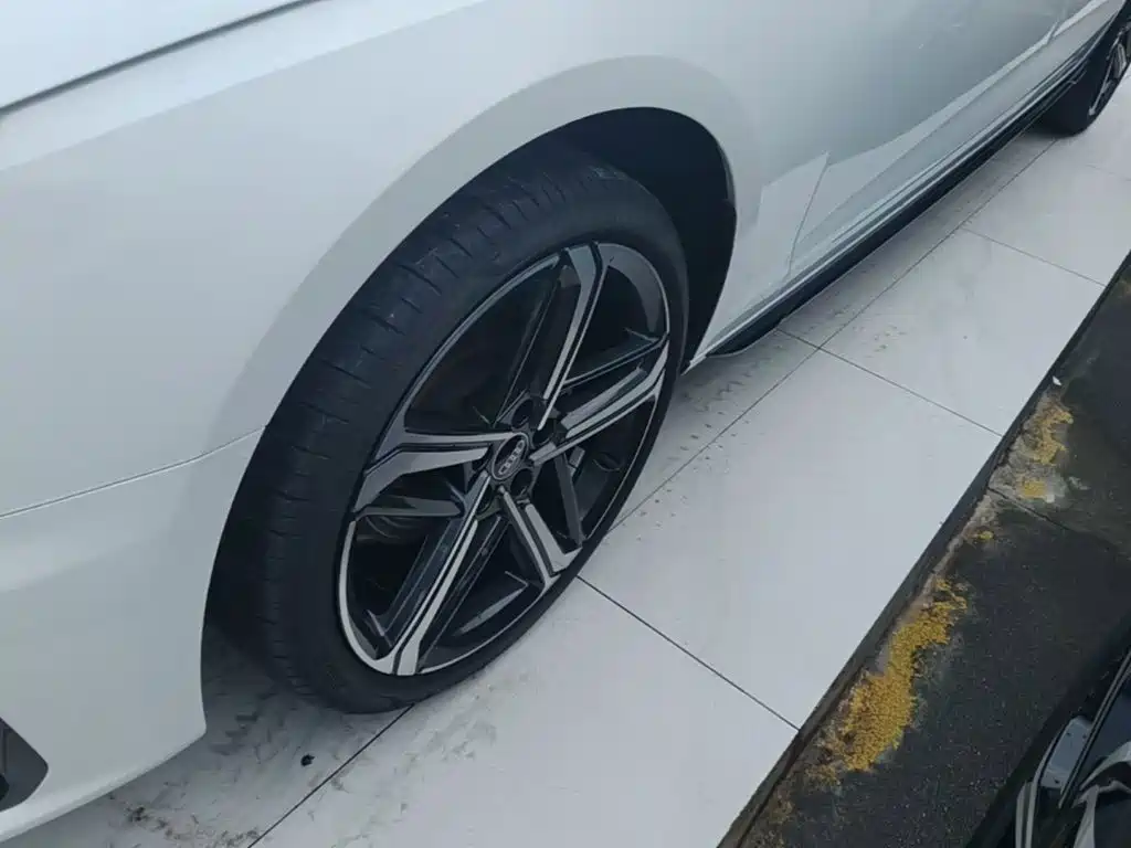 Audi A4L — миниатюра 23