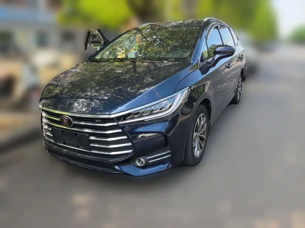 BYD MAX