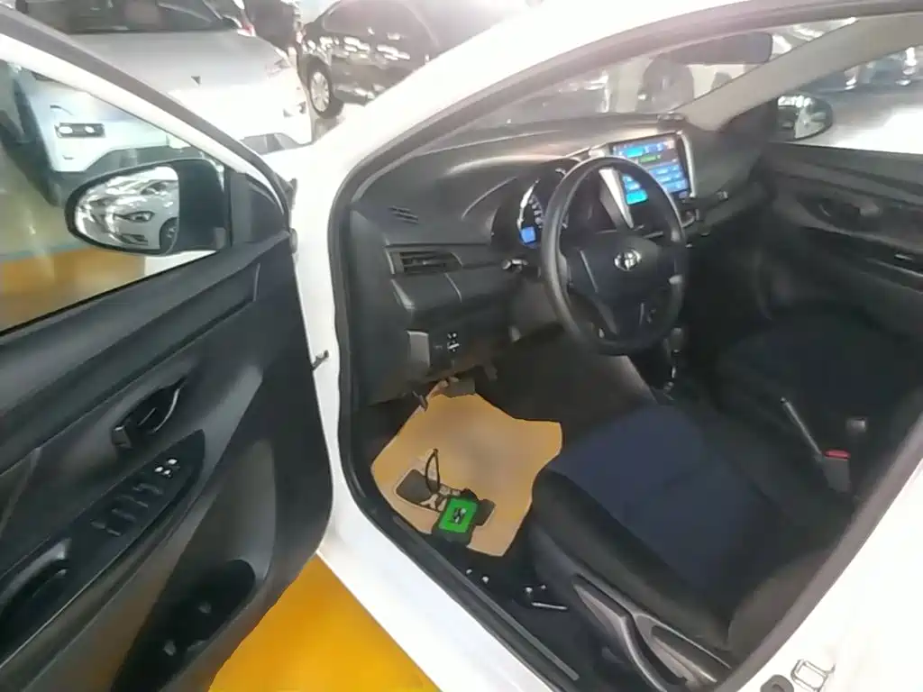 Toyota Yaris L — миниатюра 16