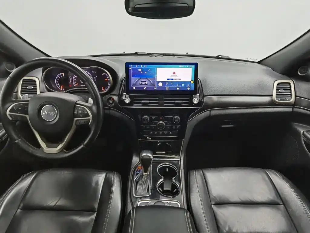 Jeep Grand Cherokee (Import) — миниатюра 5