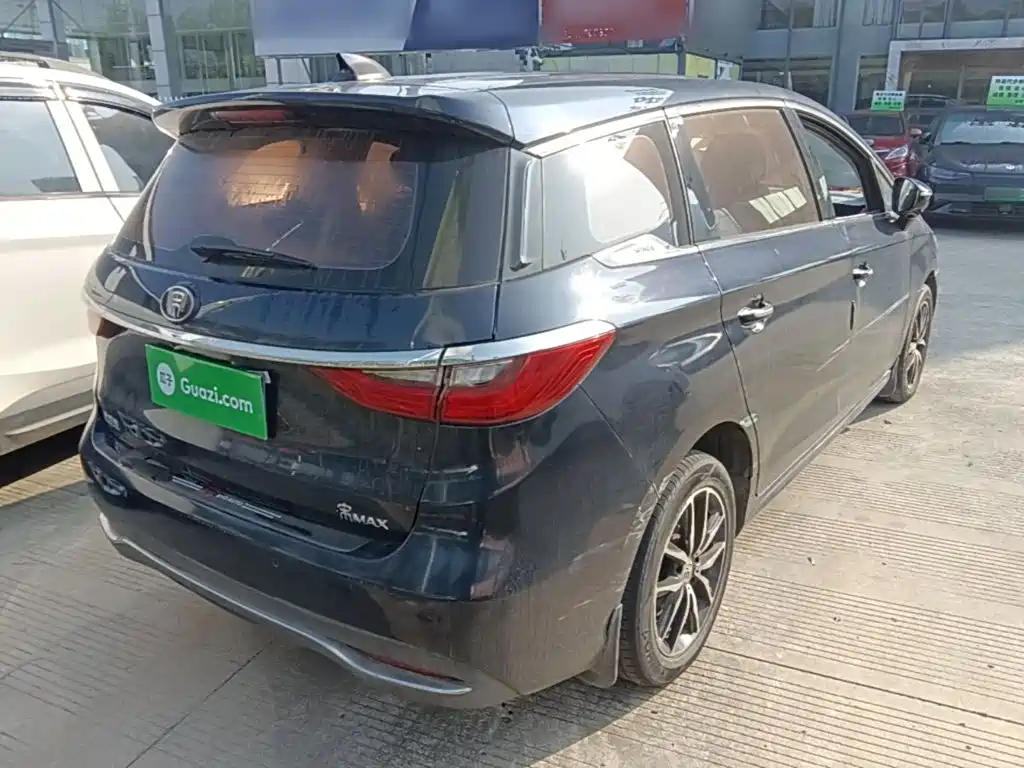 BYD MAX — миниатюра 7