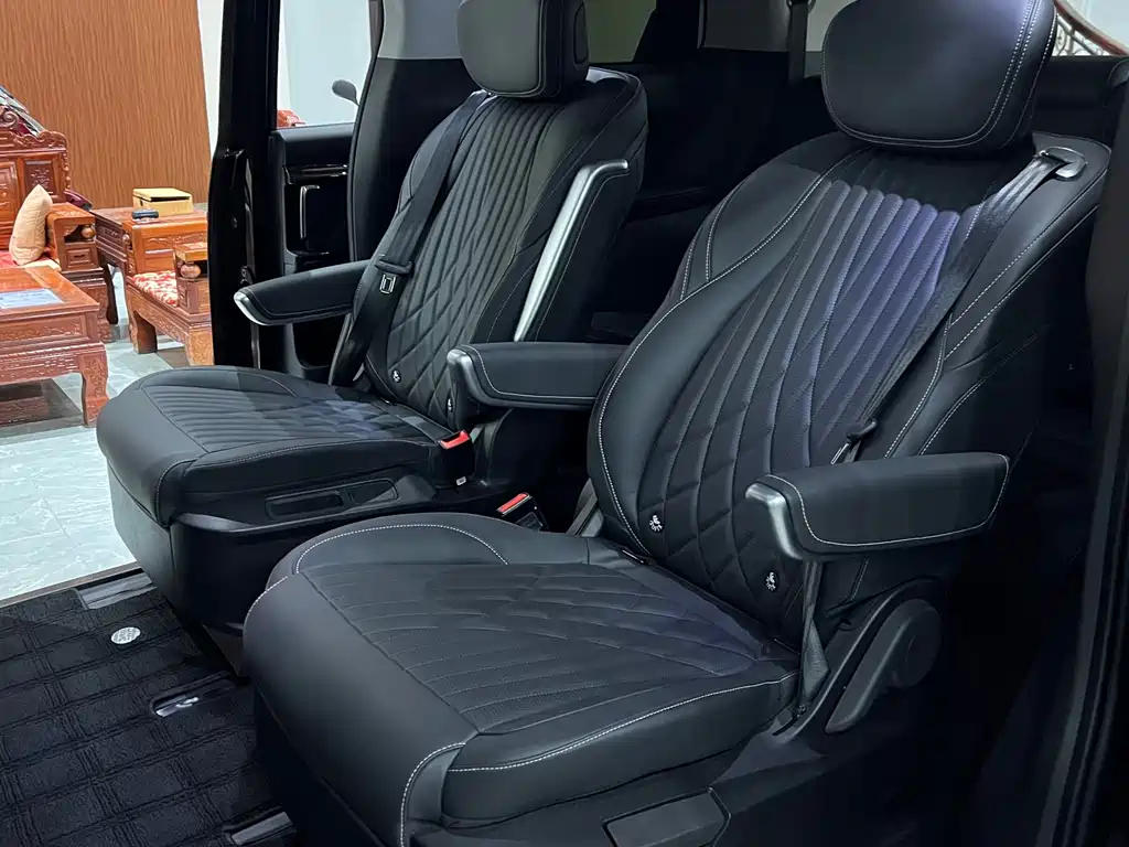 MAXUS G90 — миниатюра 14