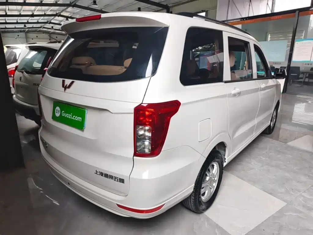 Wuling Hongguang — миниатюра 7