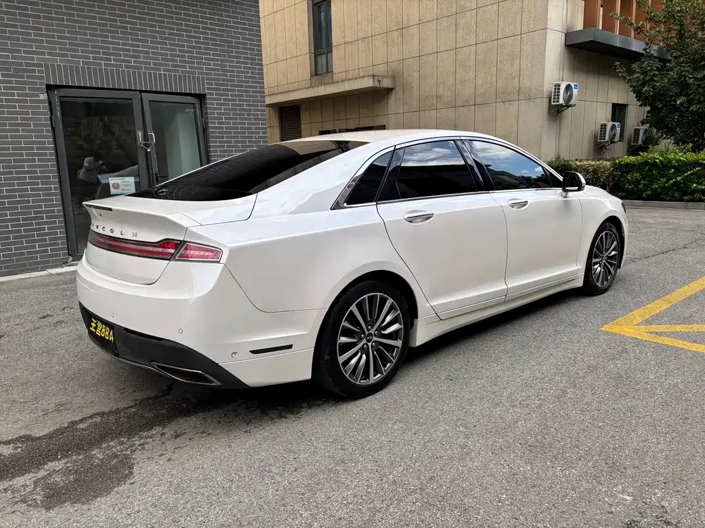 Lincoln MKZ — миниатюра 16