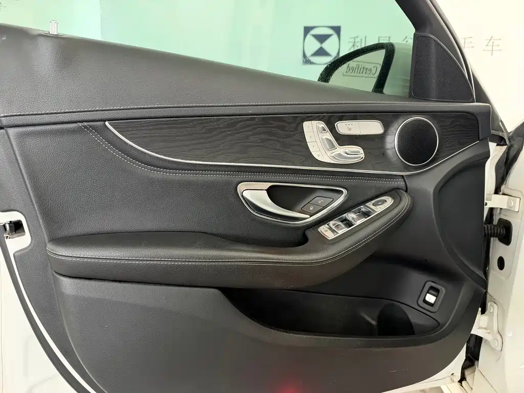Mercedes-Benz C-Class — миниатюра 18