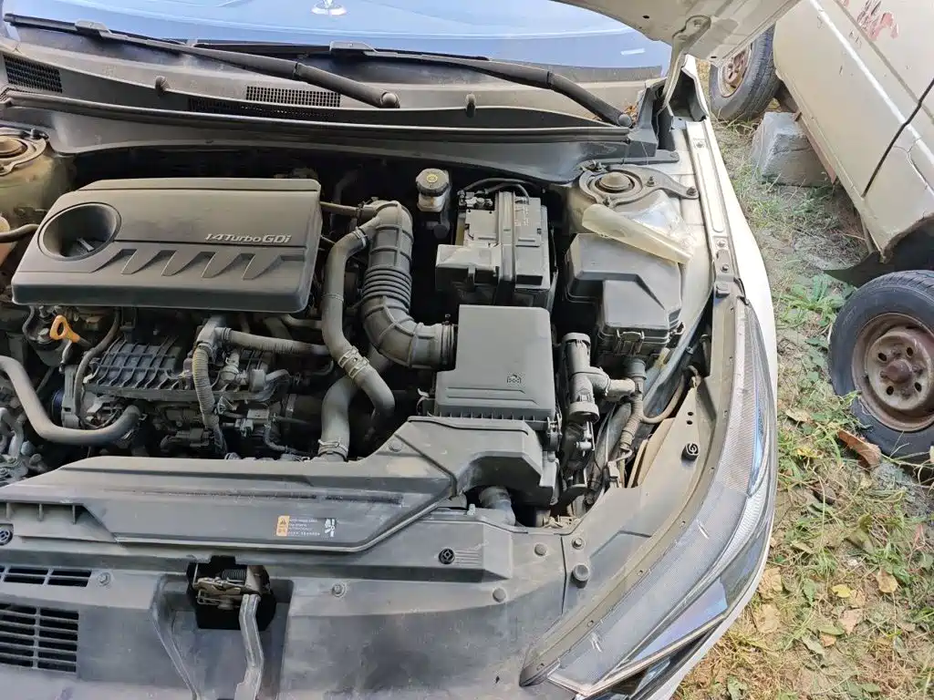 Hyundai Elantra — миниатюра 21