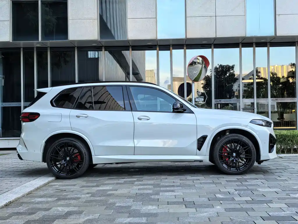 BMW  X5 M