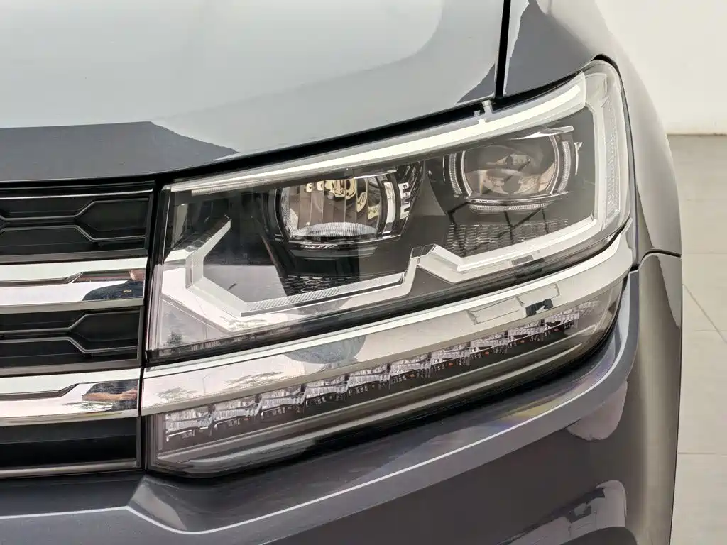 Volkswagen Tharu 2020 280TSI Luxury VI