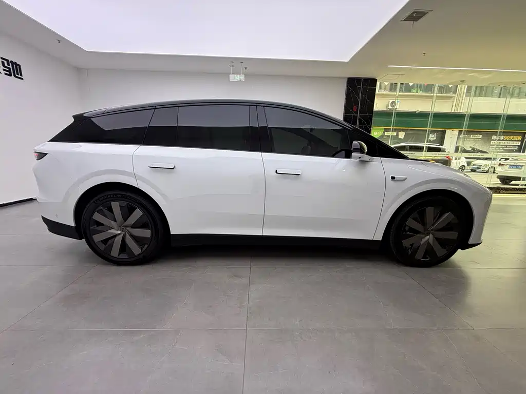 Li Auto Идеальный i6 — миниатюра 11