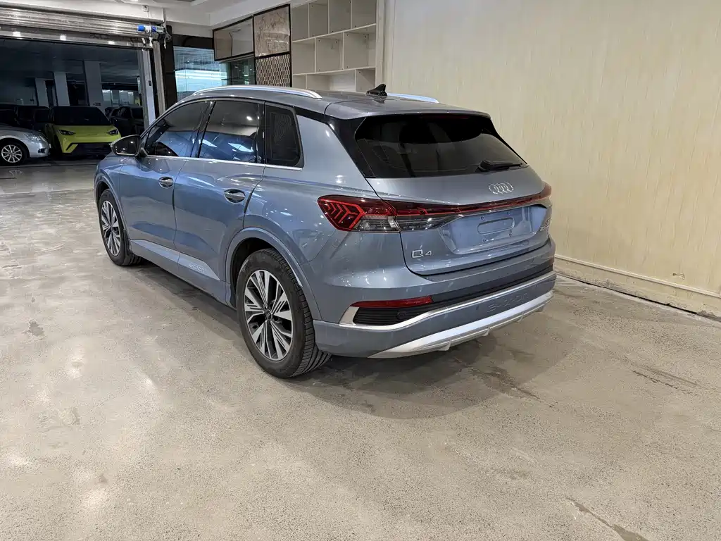Audi Q4 e-tron — миниатюра 6