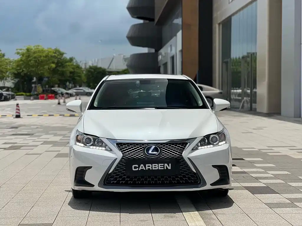 Lexus CT 2017 CT200h Comfort V