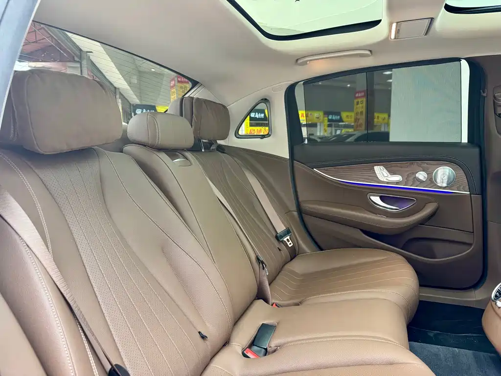 Mercedes-Benz E-Class — миниатюра 15