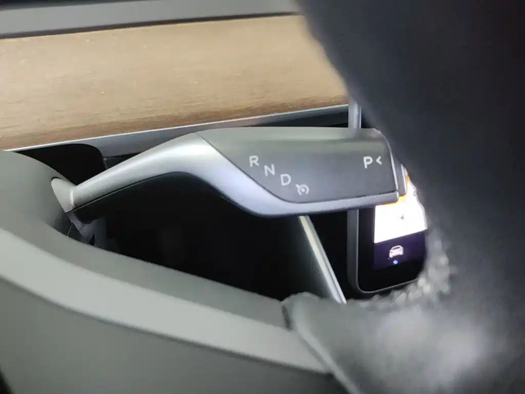 Tesla Model 3 — миниатюра 14