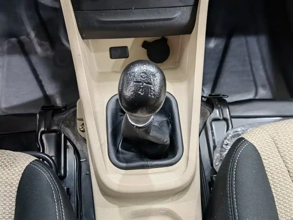 CHANGAN CROSS STAR V3