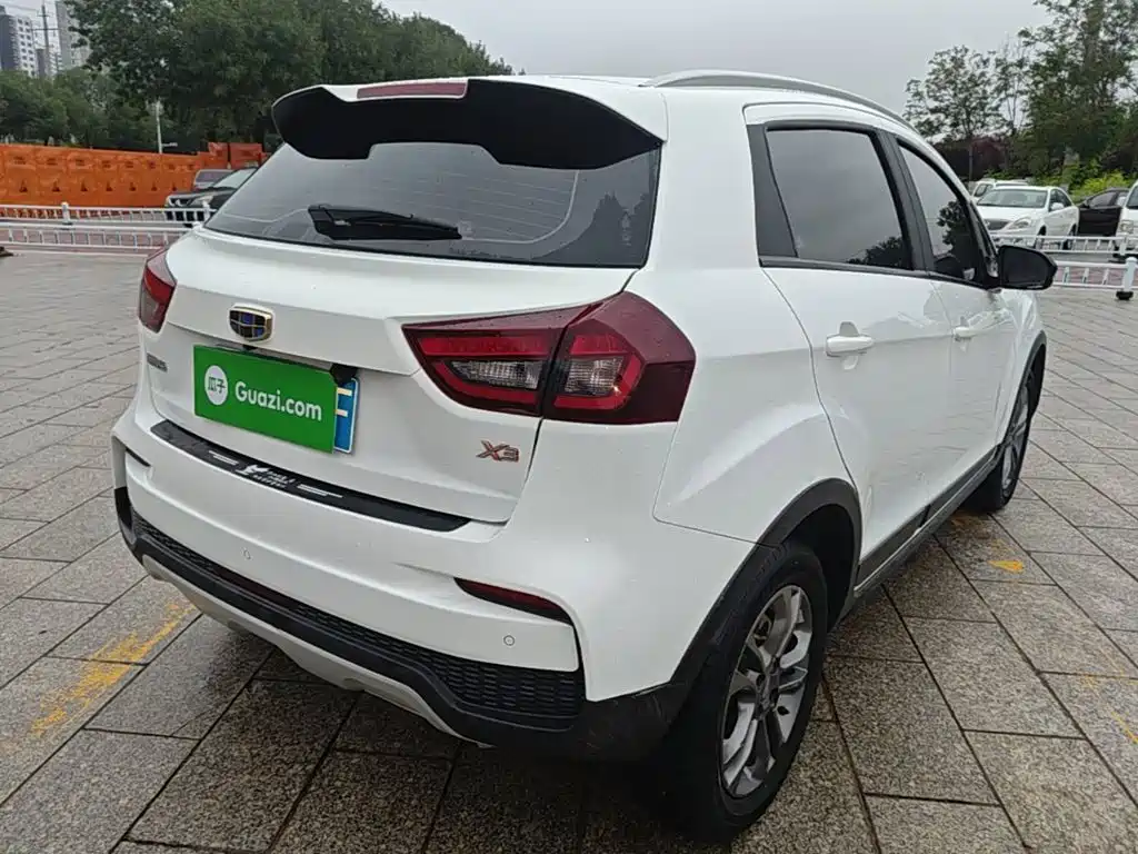 Geely Vision X3 — миниатюра 7