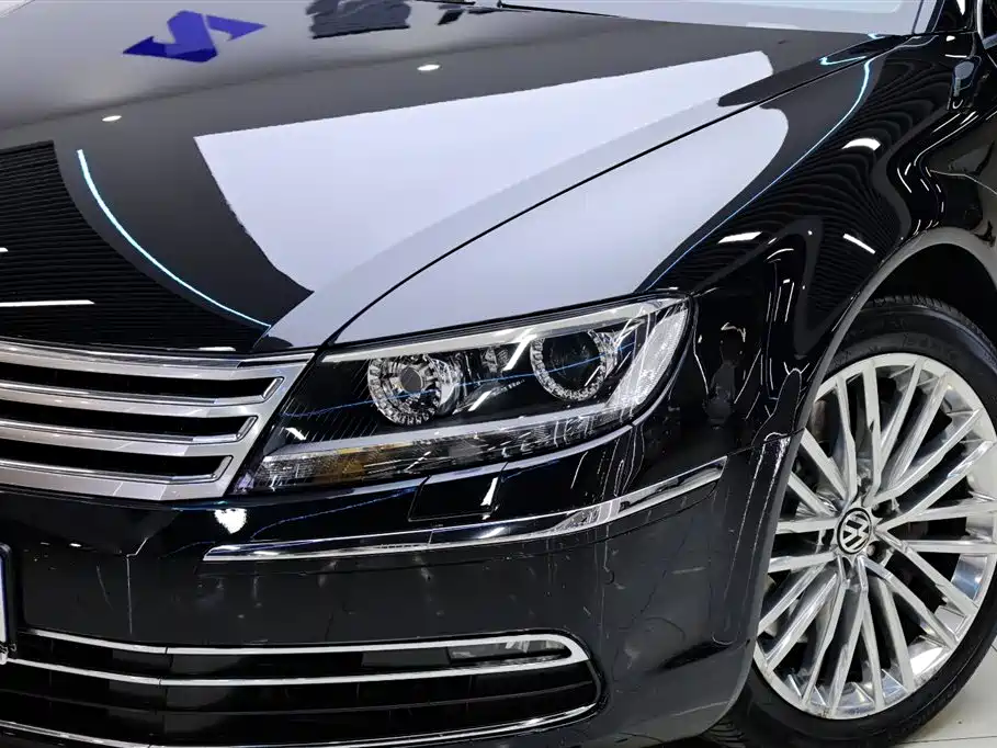 VOLKSWAGEN PHAETON