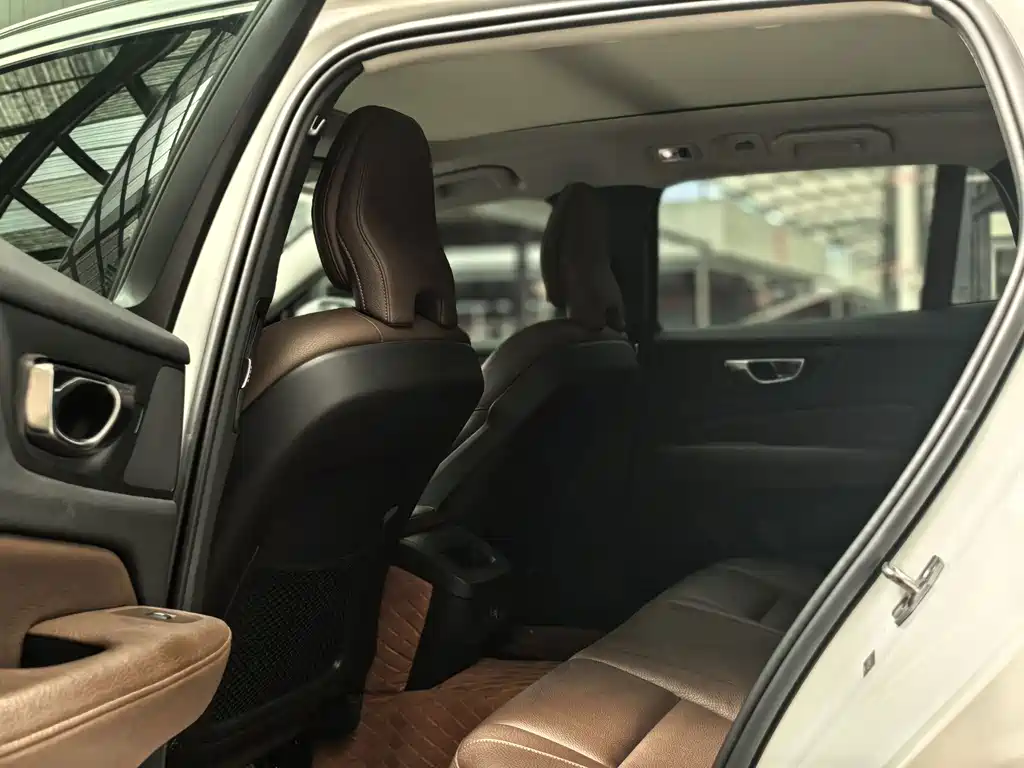 Volvo V60 — миниатюра 8