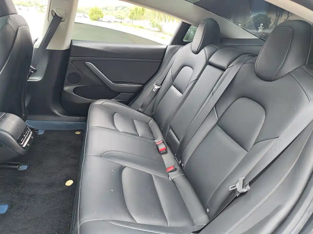 Tesla Model 3 - фото 14