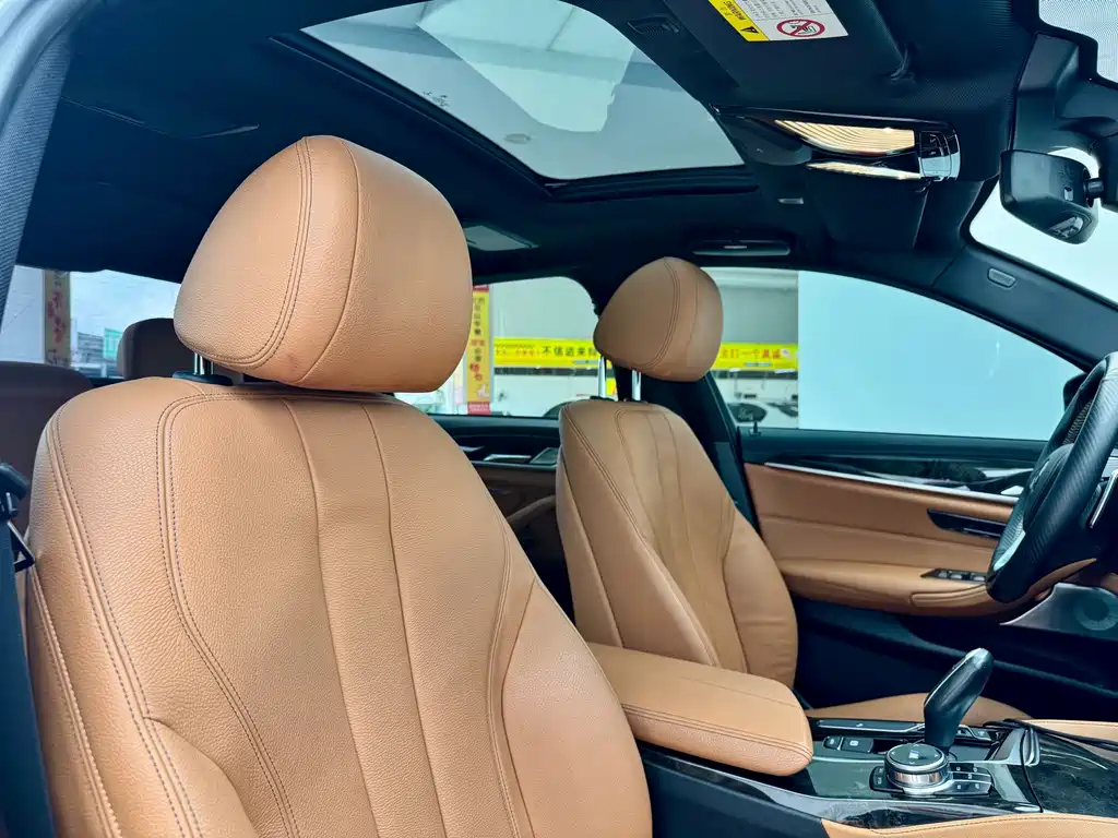 BMW 5 Series — миниатюра 15