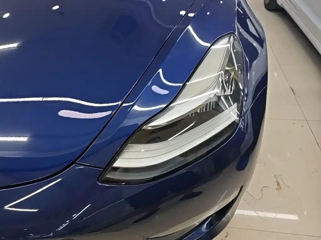 Tesla Model 3 — миниатюра 24