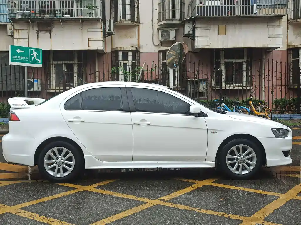 Mitsubishi Lancer EX — миниатюра 12