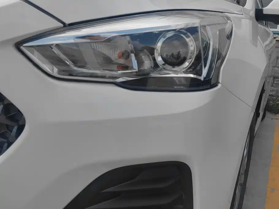 Haval M6 — миниатюра 5