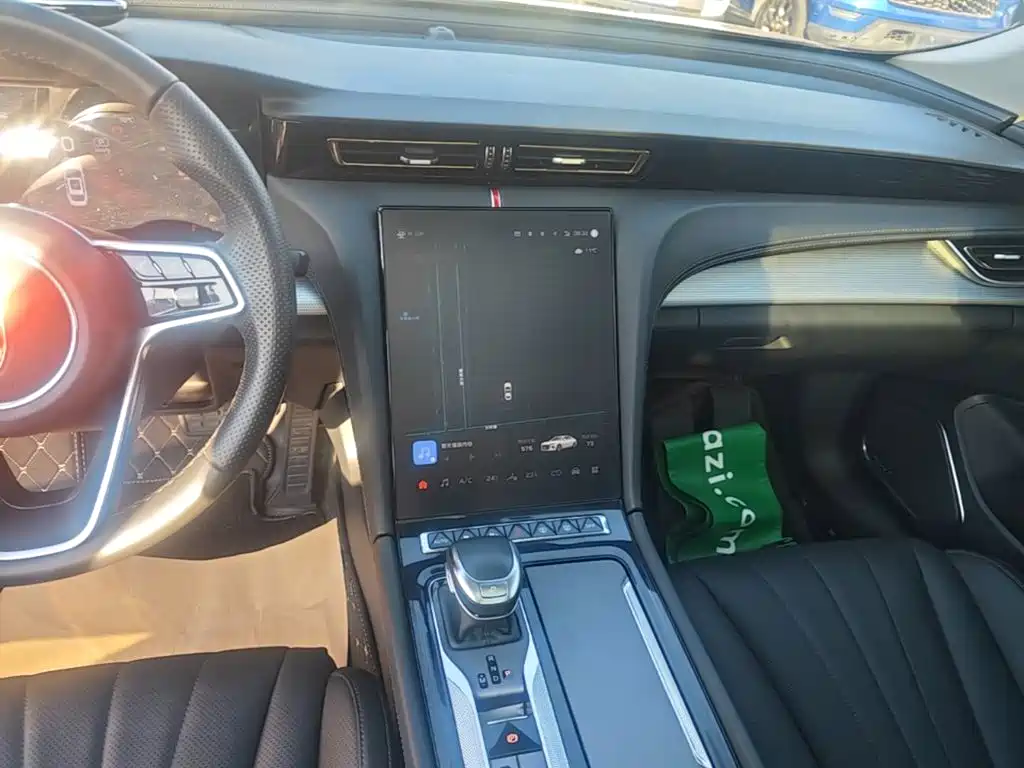 Hongqi Hongqi H5 — миниатюра 13
