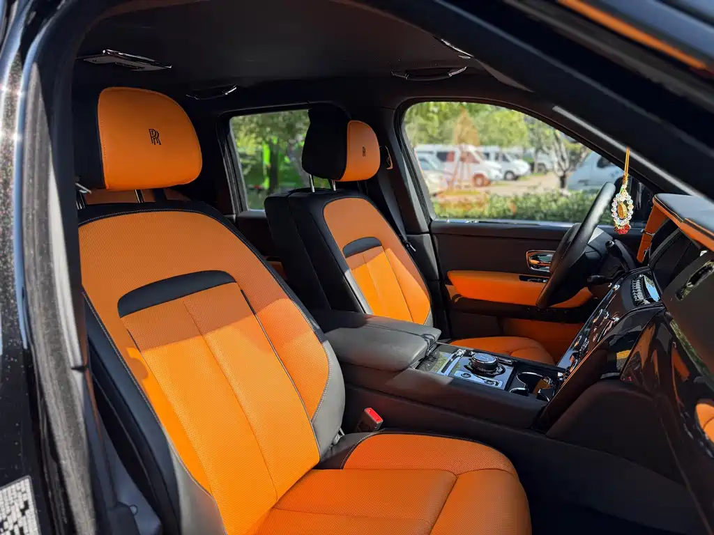 Rolls-Royce Cullinan — миниатюра 16