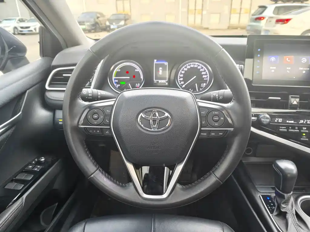 Toyota Camry — миниатюра 9