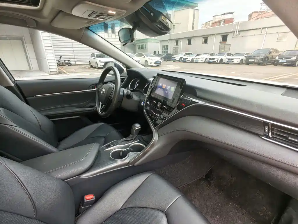 Toyota Camry — миниатюра 14