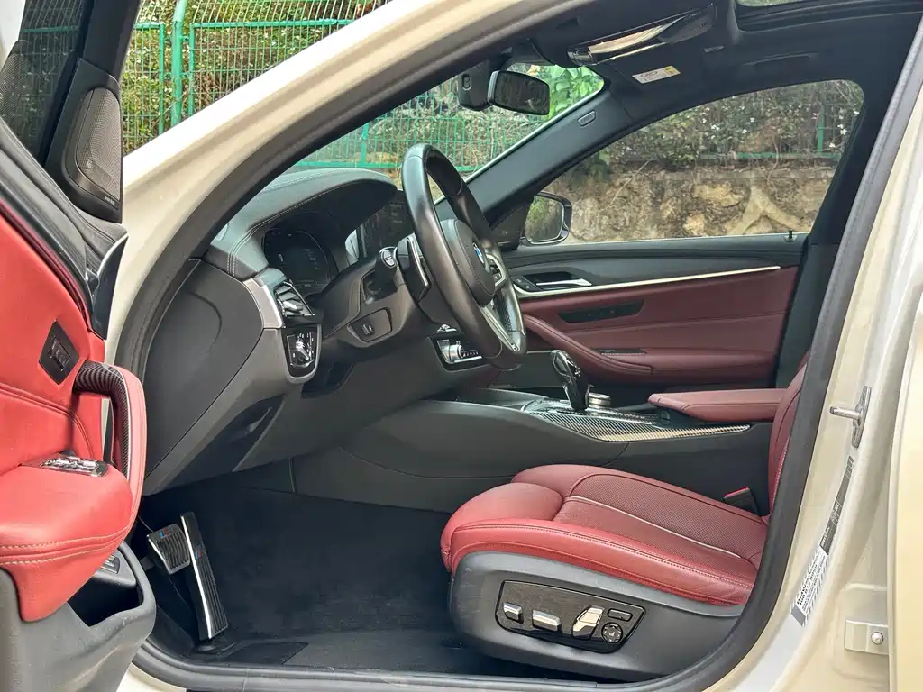 BMW 5 Series — миниатюра 5