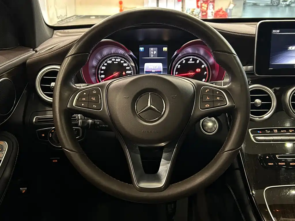MERCEDES-BENZ GLC