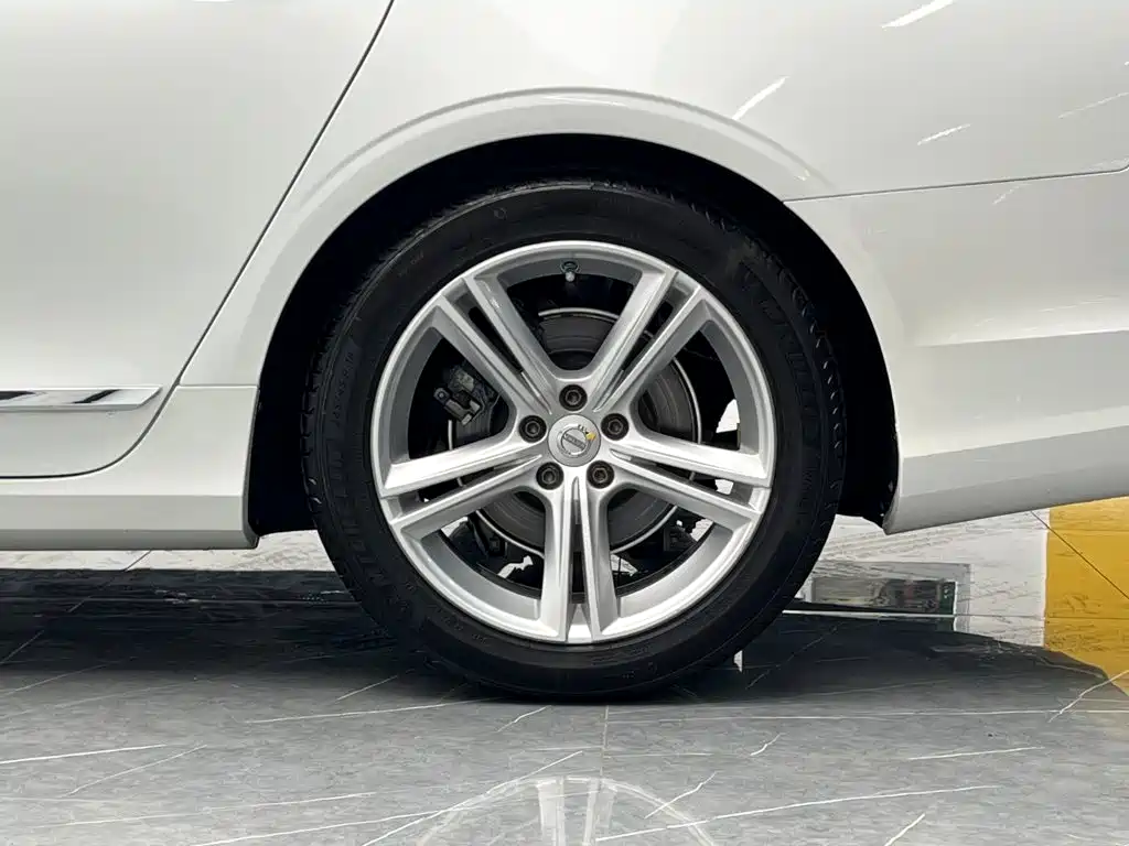 Volvo S90 — миниатюра 12