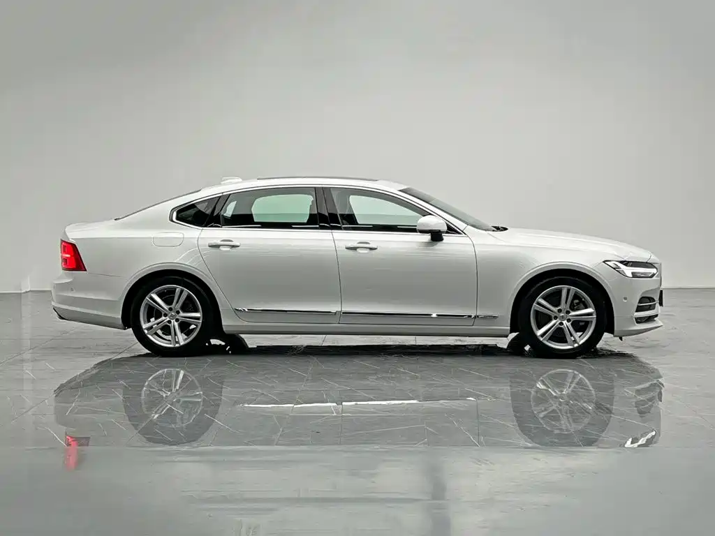 Volvo S90 — миниатюра 7