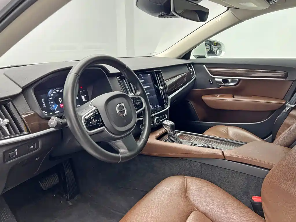 Volvo S90 — миниатюра 14