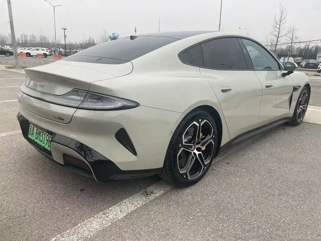 XIAOMI CAR XIAOMI SU7