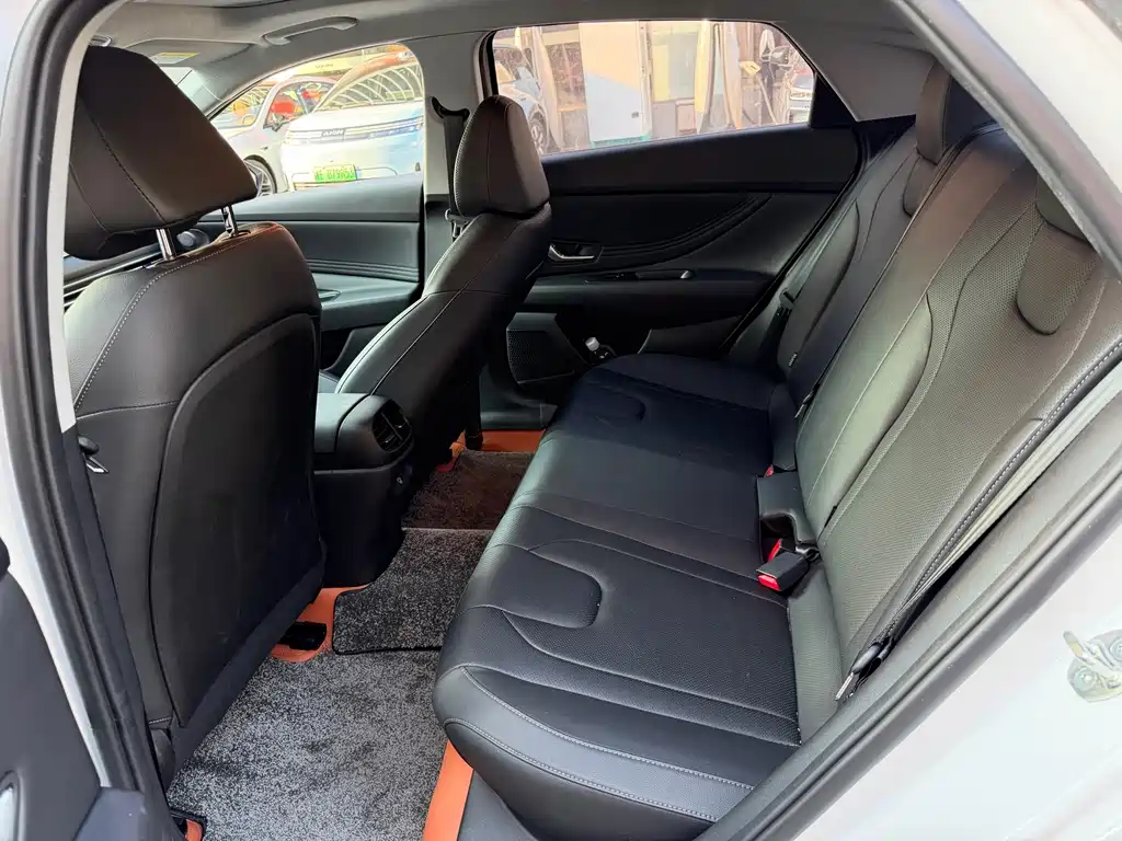Hyundai Elantra — миниатюра 5